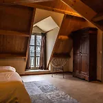 Cozy Holiday Home In Vrouwenpolder Close To The Beach